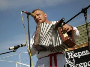 Гармонист Иван Киселев
